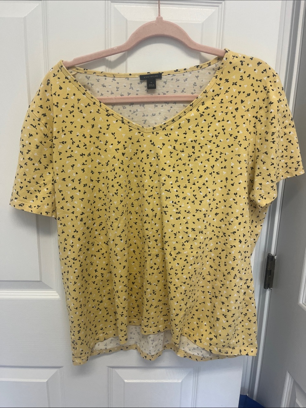 Ann Taylor Yellow V-Neck Short Sleeve Tee with Tiny Black Floral Print